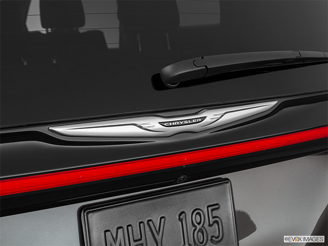 2021 Chrysler Pacifica: Reviews, Price, Specs, Photos and Trims ...